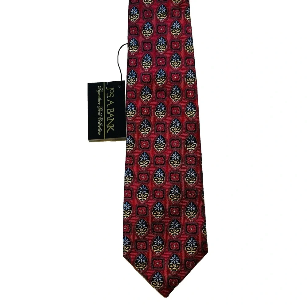 Jos. A. Bank Signature Gold Tie Red Silk w/‎ Regal Medallion Motif 3.5